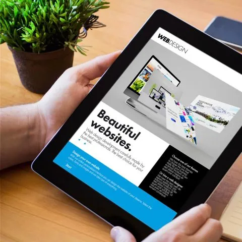 Strategic Timing for Maximum Online Impact